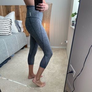 Zella gray 3/4 length crop legging